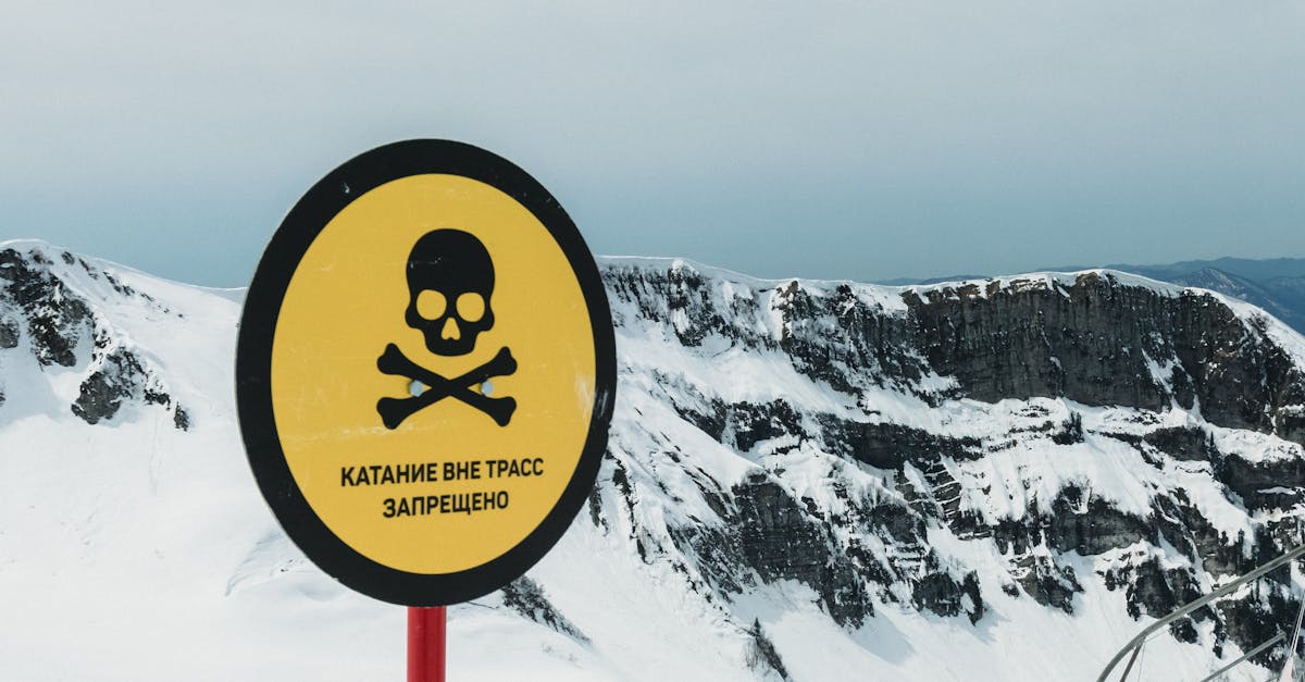 conseils et bonnes pratiques pour assurer votre sécurité lors de la pratique du ski, prévenir les accidents et profiter pleinement des pistes en toute sérénité.