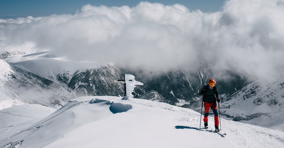 découvrez les conseils essentiels pour garantir votre sécurité lors de la pratique du ski et profiter pleinement de vos descentes en toute sérénité.