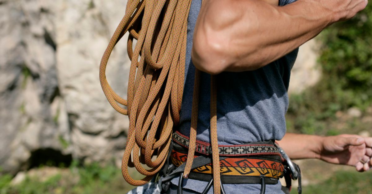 découvrez comment installer un ancrage d'escalade sécurisé et fiable pour garantir votre sécurité lors de vos ascensions en montagne ou en falaise.