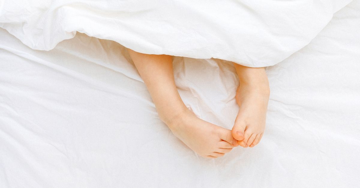 découvrez nos astuces et conseils pour garder vos pieds au chaud, que ce soit à la maison ou en extérieur, et profitez d'un confort optimal tout l'hiver.