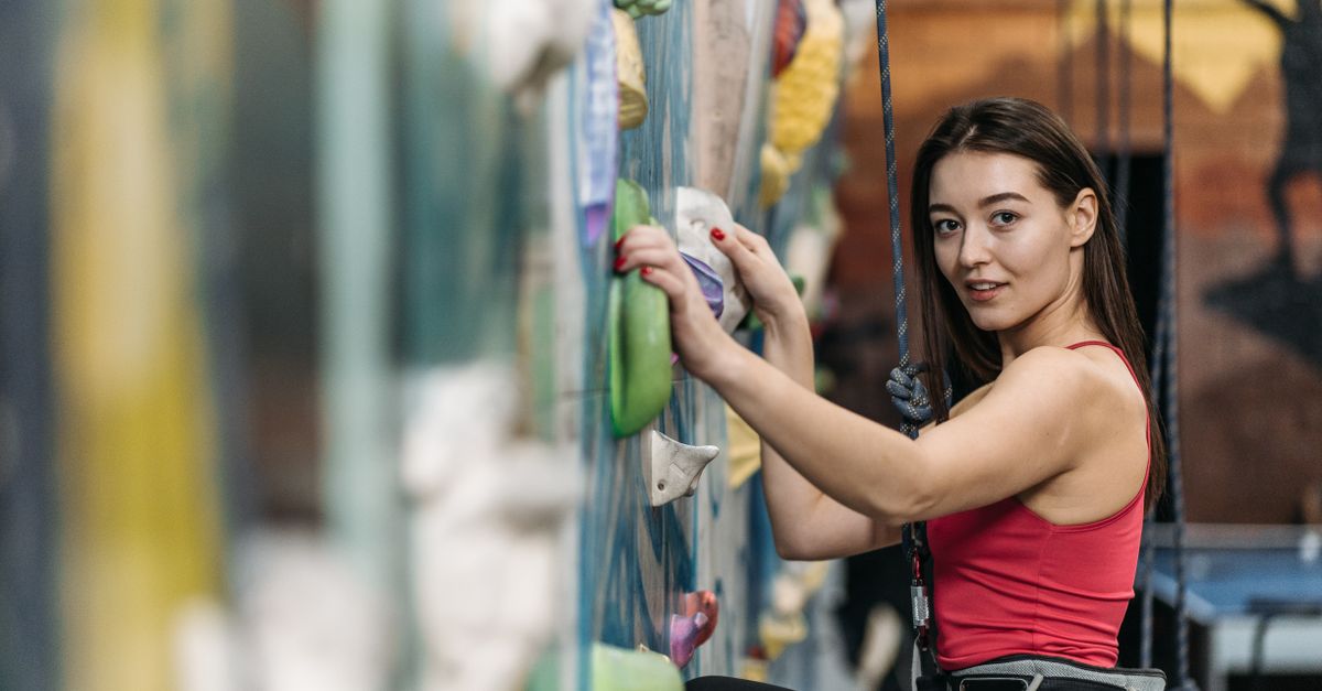 découvrez comment améliorer votre prise en escalade avec nos conseils et équipements adaptés pour une meilleure adhérence et performance en toute sécurité.