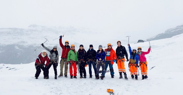 découvrez tout sur le piolet technique : conseils d’utilisation, choix du matériel et techniques pour l’alpinisme et l’escalade sur glace.