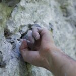 découvrez les techniques d'escalade en montagne essentielles pour assurer votre sécurité et améliorer vos performances en alpinisme.
