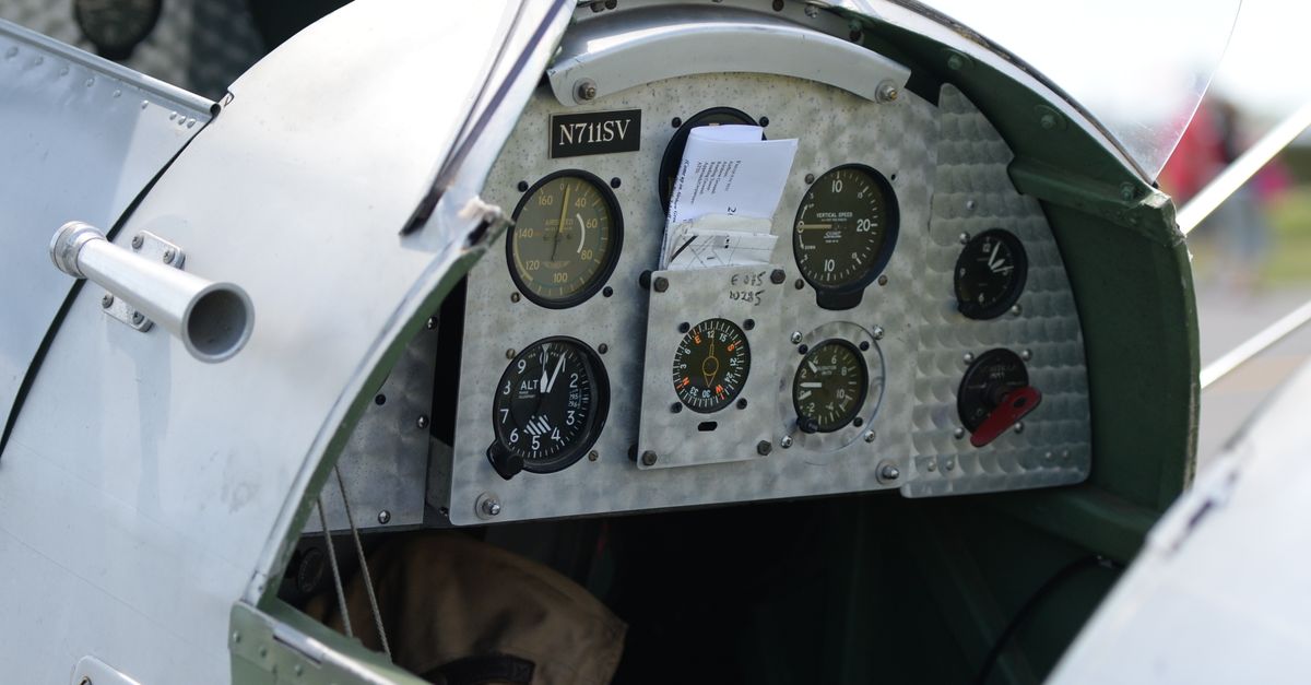 découvrez tout sur l'altimètre, l'instrument essentiel pour mesurer l'altitude en aviation, randonnée et alpinisme.
