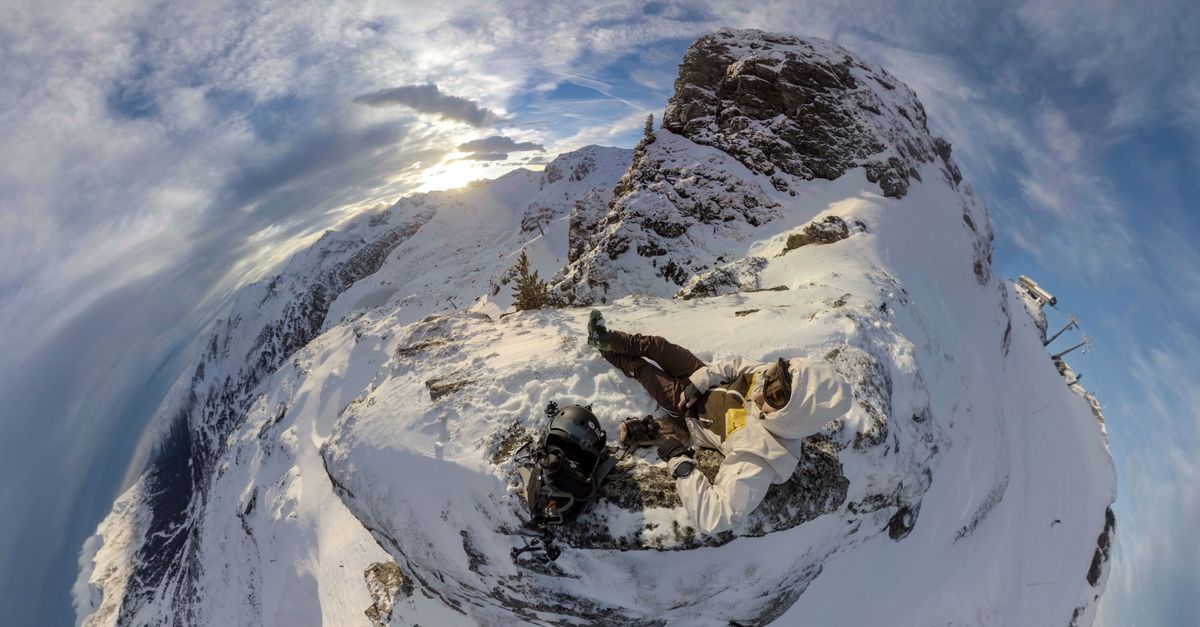 découvrez nos conseils essentiels pour réussir l'escalade sur glace en toute sécurité, que vous soyez débutant ou expérimenté.