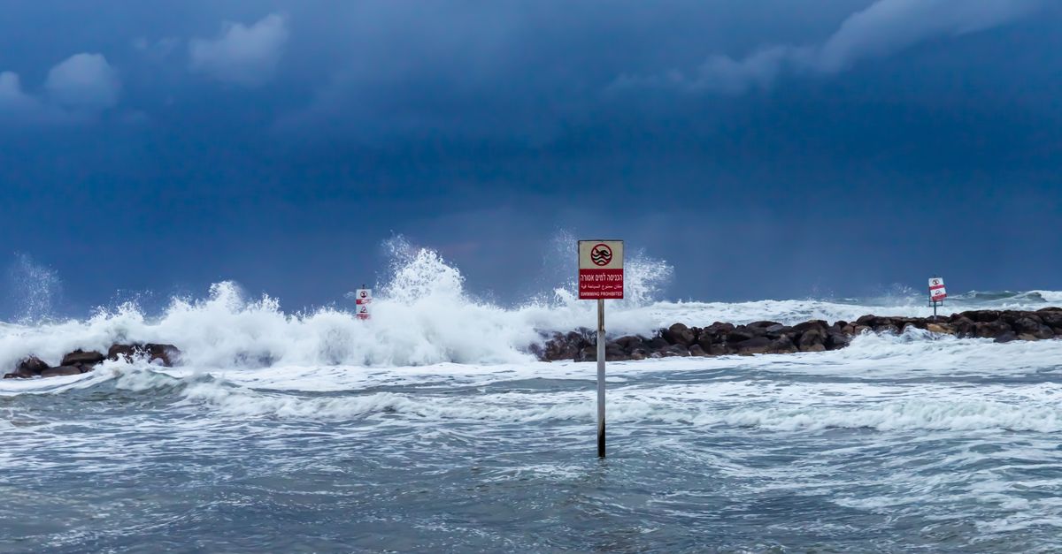 découvrez les signes annonciateurs d'une tempête pour mieux vous préparer aux intempéries et assurer votre sécurité.