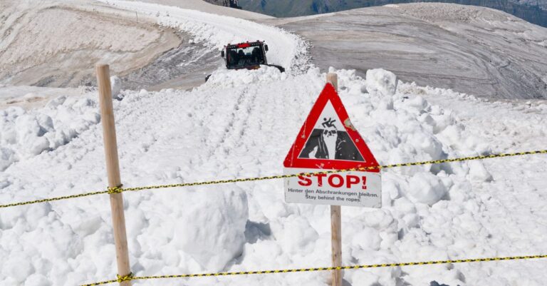 détection des risques d'avalanches : solutions innovantes pour anticiper et prévenir les dangers liés aux avalanches, assurant sécurité et protection en milieu montagneux.