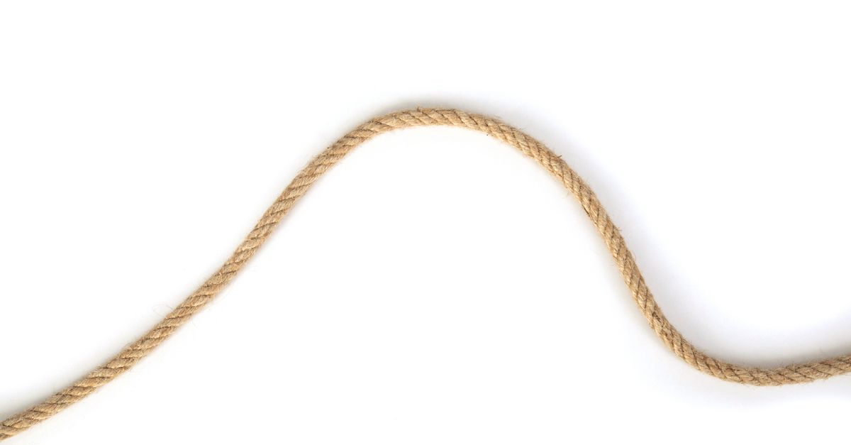 découvrez les nœuds d'escalade essentiels pour une pratique sécurisée et efficace. apprenez à faire les nœuds indispensables pour grimper en toute confiance.