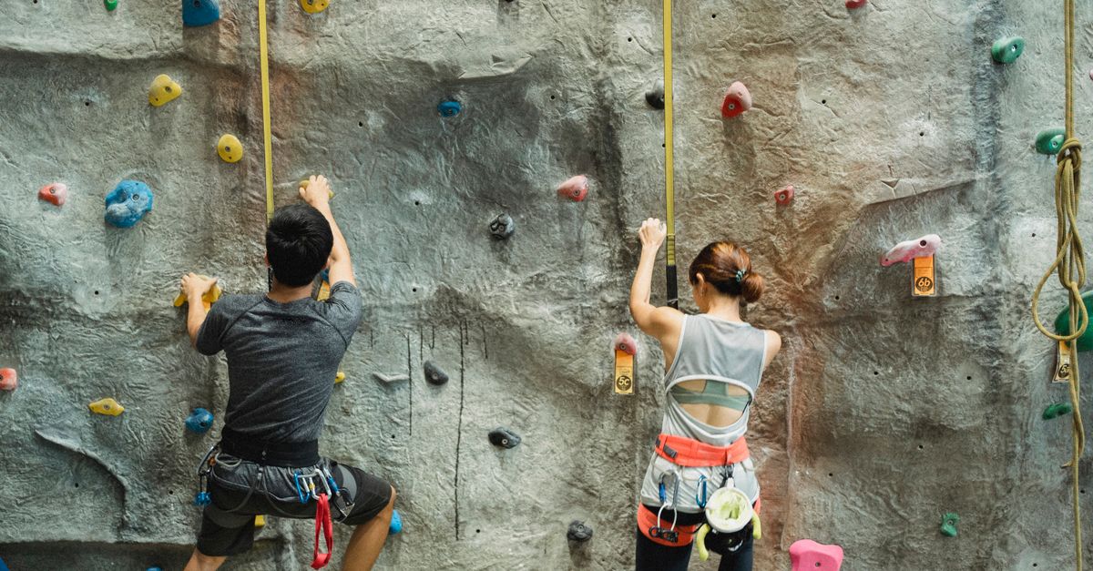 conseils et équipements essentiels pour assurer votre sécurité lors de l'escalade, que vous soyez débutant ou expert.