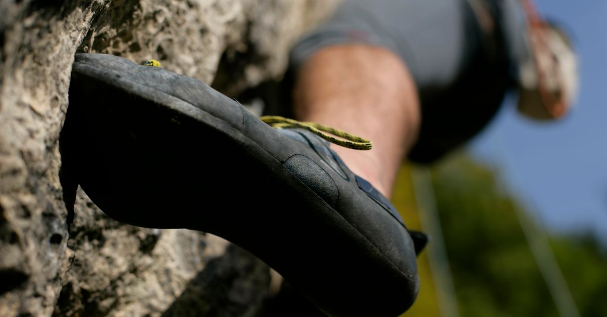 découvrez notre sélection de chaussons d'escalade offrant confort, adhérence et performance pour tous les niveaux. grimpez en toute confiance avec nos chaussures spéciales escalade.