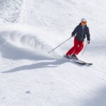 découvrez les techniques essentielles pour une adaptation réussie au ski, améliorant votre maîtrise et votre plaisir sur les pistes.