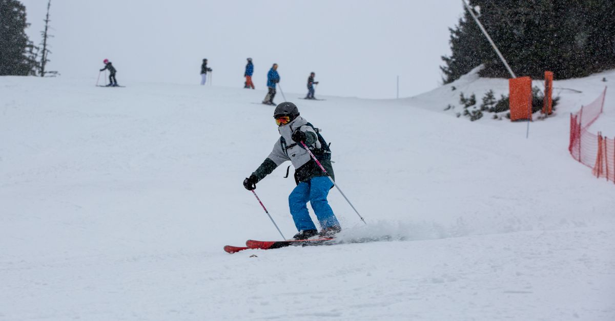 découvrez les techniques essentielles pour une adaptation optimale en ski, améliorant votre performance et sécurité sur les pistes.