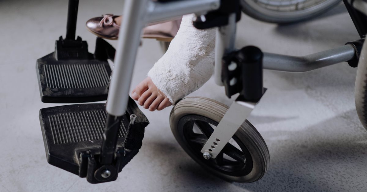 gestion des fractures en zones montagnardes isolées : techniques adaptées et conseils pratiques pour un traitement efficace en milieu difficile.