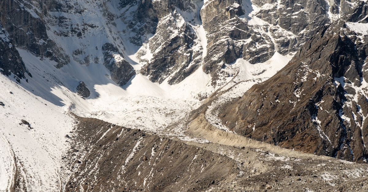 gestion des fractures en zones montagneuses isolées : stratégies et solutions adaptées pour les soins médicaux en milieu difficile.