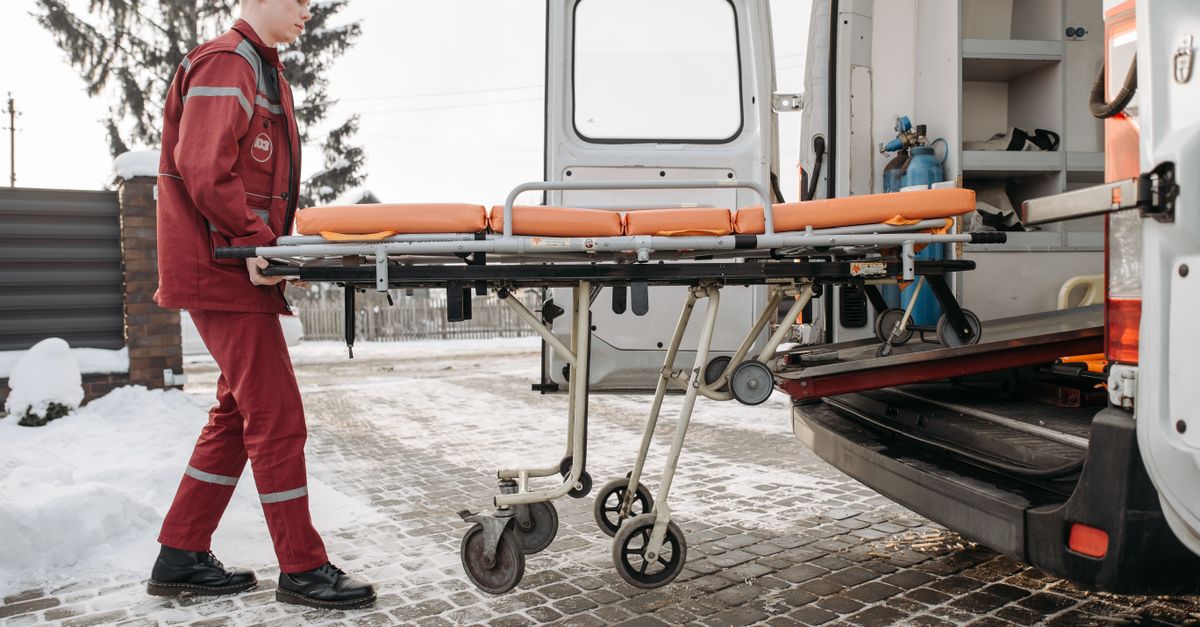 premiers secours en cas d'hypothermie : comment reconnaître les symptômes, agir rapidement et sauver une vie grâce aux gestes essentiels.
