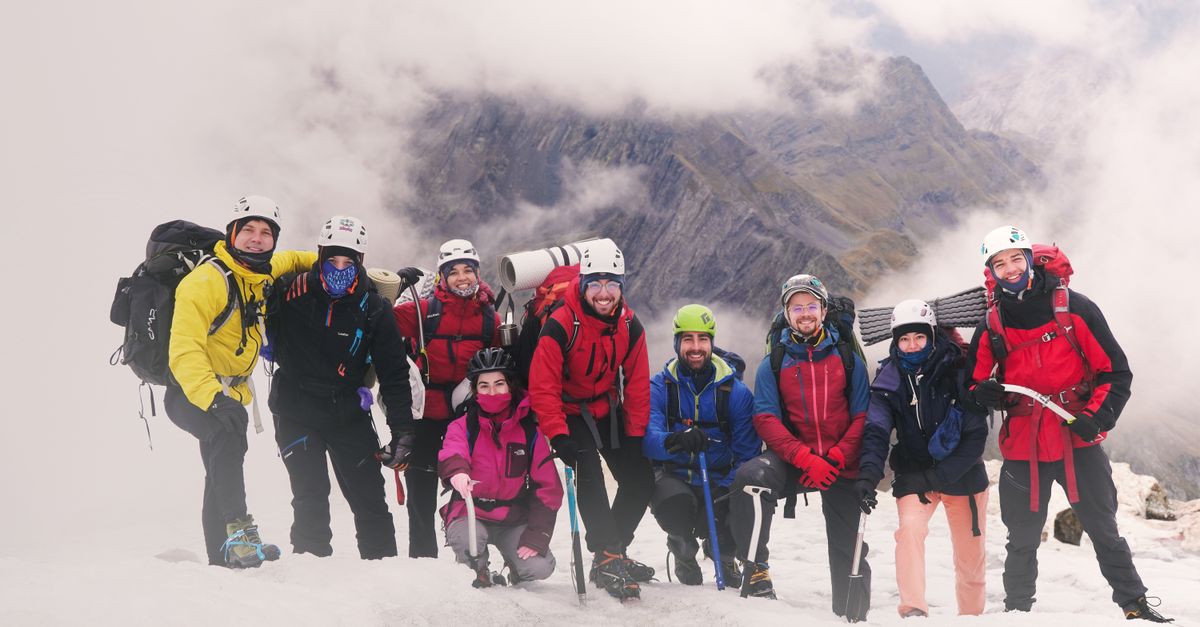 découvrez les critères essentiels pour choisir la bonne piolet d'escalade sur glace et optimiser votre sécurité et performance en montagne.