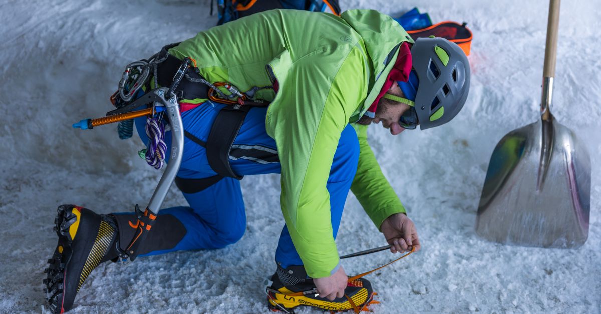 découvrez les procédures essentielles pour survivre à une avalanche et maximiser vos chances de sauvetage en montagne.