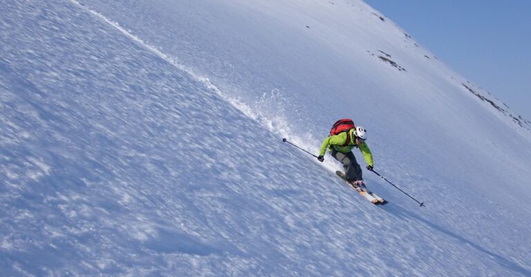découvrez comment vous préparer physiquement au ski de pente raide grâce à des exercices pour renforcer votre endurance, votre équilibre et votre confiance.